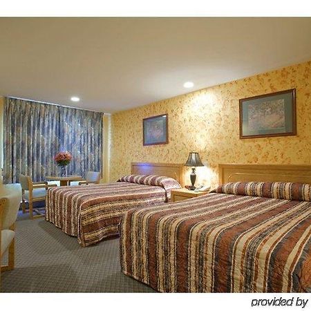 روزيبيورغ Americas Best Value Inn الغرفة الصورة